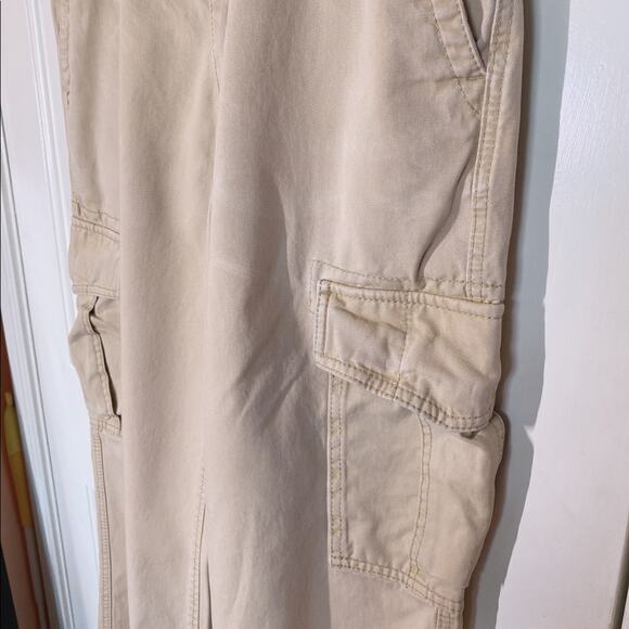 Old Navy Tan Loose Cargo Pants Multiple Functional Pockets | 34W/32L - Picture 4 of 16